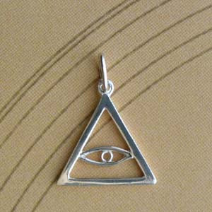 Triangle Argent FIL TRIANG + OEIL Z27             