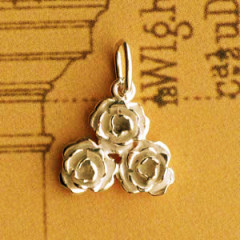 Pendentif 3 ROSES Triangle Plaqué Or Z13        