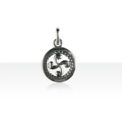 Pendentif CROIX BASQUE entourage cercle